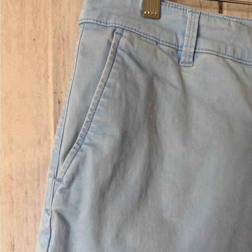 Tommy Bahama Women's Light Blue 5-Inch Chino Shorts Size 10 - Picture 7 of 7